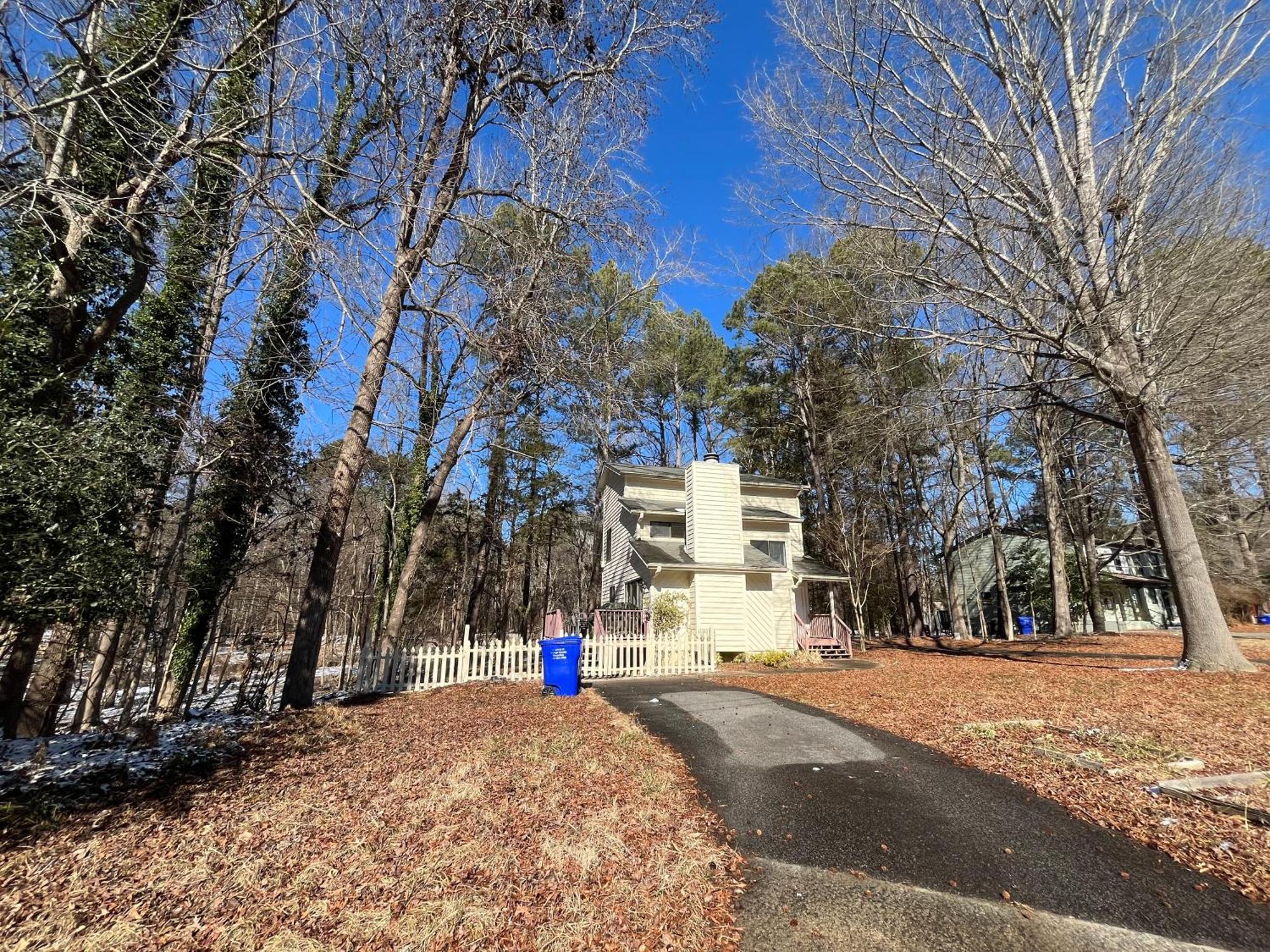 Spacious 2 Bedroom House Close To Unc *