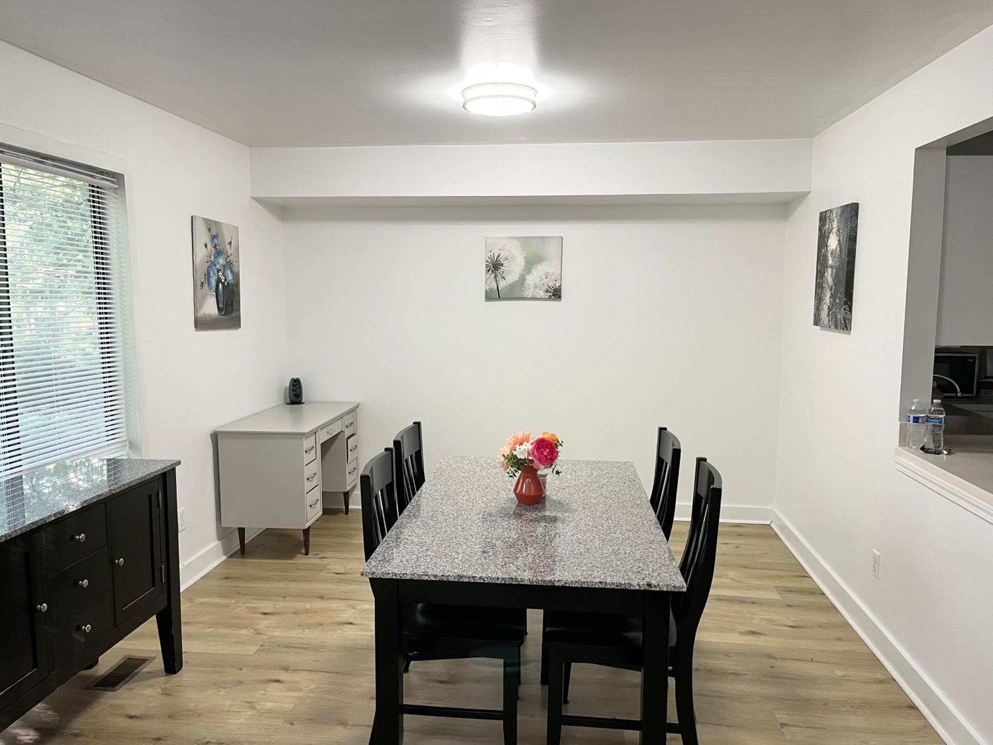 Spacious 2 Bedroom House Close To Unc